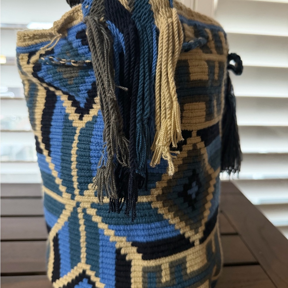 NEW Handmade Wayuu Blue and Beige Patterned Women handbag - Picture 3 of 4